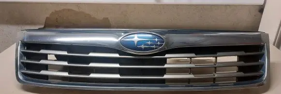 Subaru Forester SH Front bumper upper radiator grill