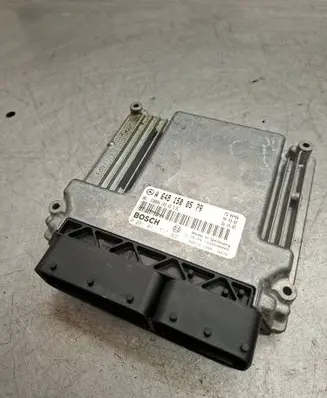 Mercedes-Benz E W211 Engine control unit/module A6481500579 1039S00000 0281011717