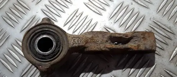 Audi 100 S4 C4 Engine mounting bracket 
