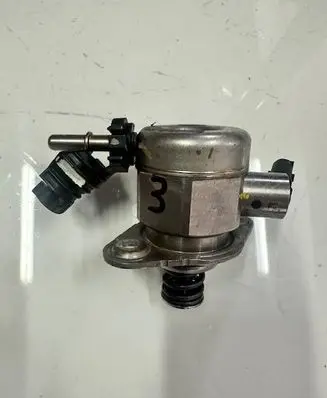 Hyundai Kona I Fuel injection high pressure pump 353202B420 9046020036