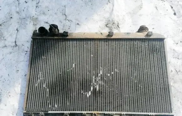 Toyota Avensis T220 Coolant radiator