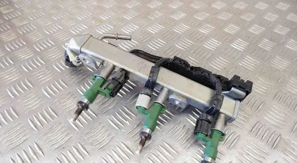 Toyota Yaris XP210 Fuel injectors set 8945833041 82125K0030 23250F3020