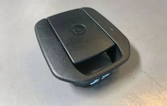 BMW 1 E81 E87 ISOFIX cover 7118673 52207118674 7118674