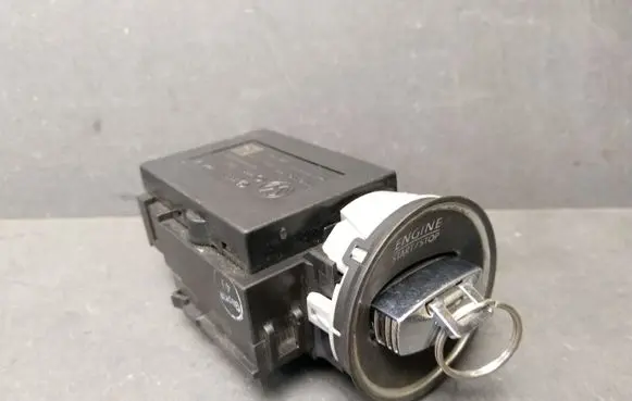 Volkswagen PASSAT B6 Ignition lock 3C0905843M 3C0905843