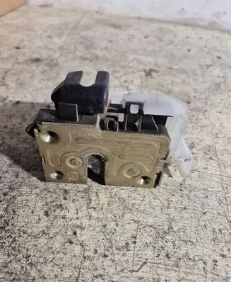 Renault Scenic I Front door lock C1704x8