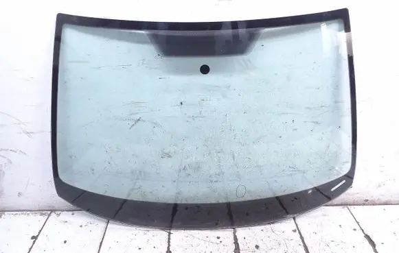 Skoda Octavia Mk2 (1Z) Front windscreen/windshield window AS1