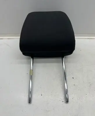 Volkswagen Golf VI Front seat headrest 