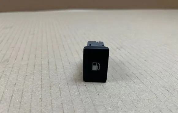 Toyota C-HR I Fuel tank opening switch 15D936