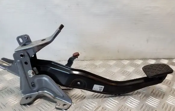 Mazda 6 Brake pedal