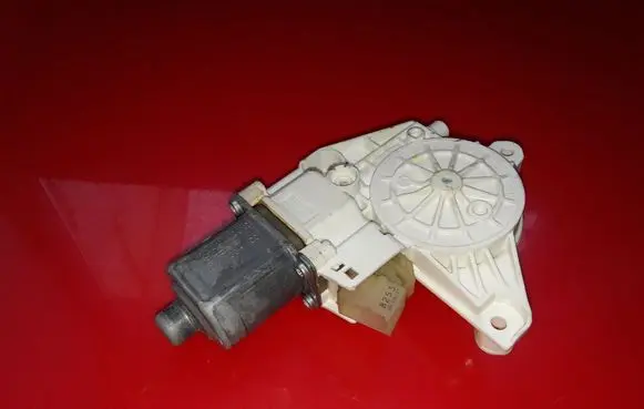 Mercedes-Benz C W204 Front door window regulator motor A2048200142 0130822441 971133100