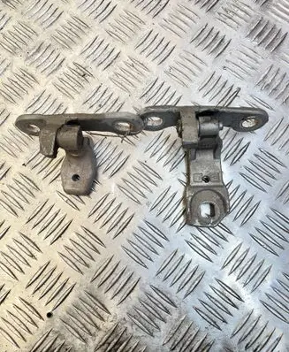 Opel Vectra C Rear door upper hinge 