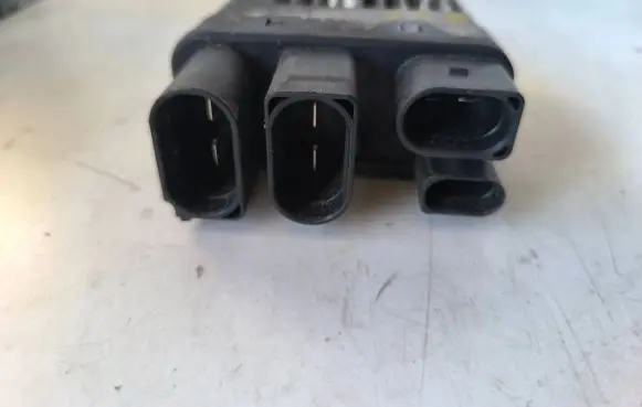 Volkswagen Transporter - Caravelle T5 Coolant fan relay 