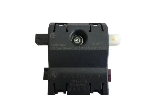 BMW 3 E90 E91 Antenna control unit 9141491