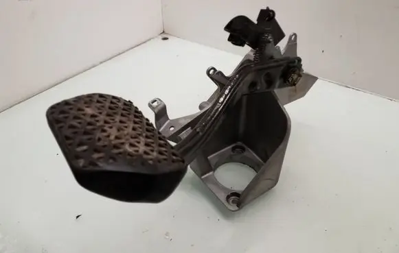 BMW X5 E53 Brake pedal