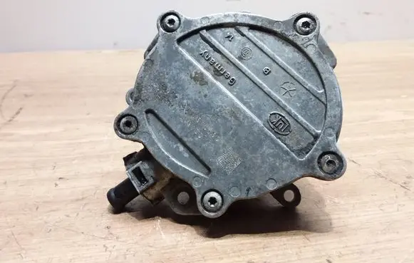 Audi A6 S6 C6 4F Vacuum pump 06E145100E