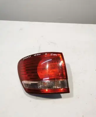 Toyota Avensis Verso Rear/tail lights