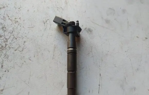 Jeep Grand Cherokee (WK) Fuel injector 0445115072