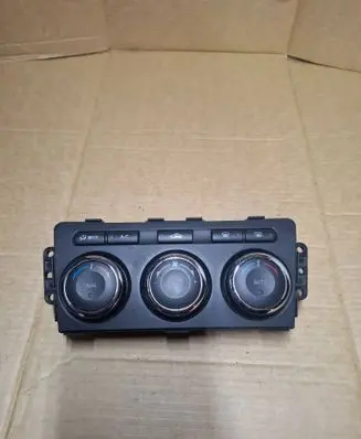 Mazda 6 Climate control unit GDN361190A