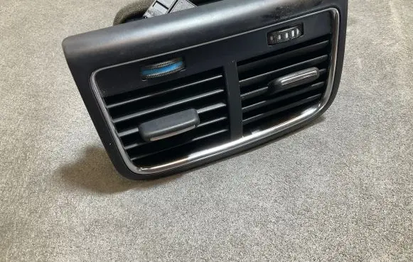 Audi A5 8T 8F Rear air vent grill 8K0819203E