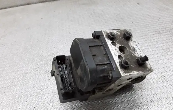 Audi A4 S4 B5 8D ABS Pump 0265216559 8E0614111AB