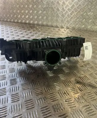 Volvo XC90 Intake manifold 31441970