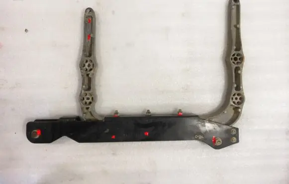 Volvo XC90 Fender mounting bracket 21722421 21722279