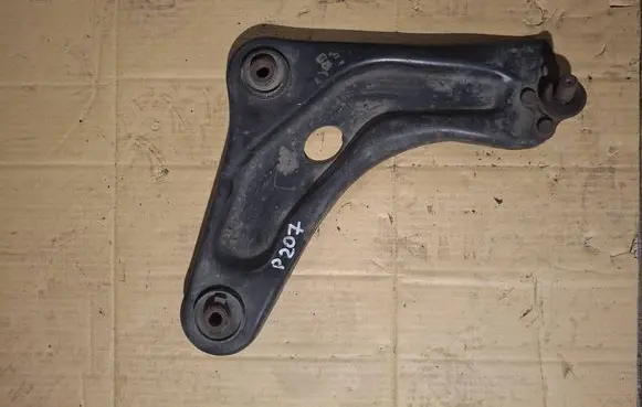 Peugeot 207 Front control arm A17
