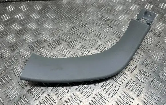 KIA Sorento Tailgate trim 817302P500
