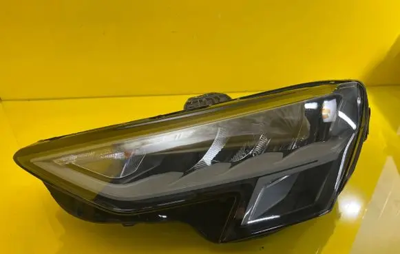 Audi A3 8Y Headlight/headlamp 8Y0941011