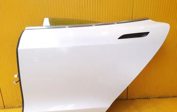 Tesla Model S Rear door