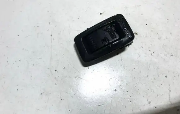 Mazda 323 F Electric window control switch ge4t6638065 1368d4