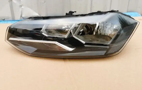 Volkswagen Polo VI Headlight/headlamp 2G1941005