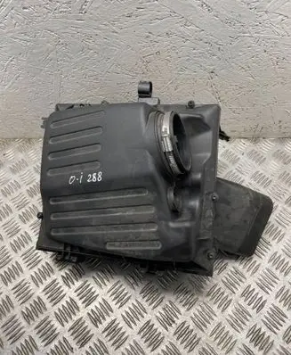 Opel Insignia A Air filter box 22933581
