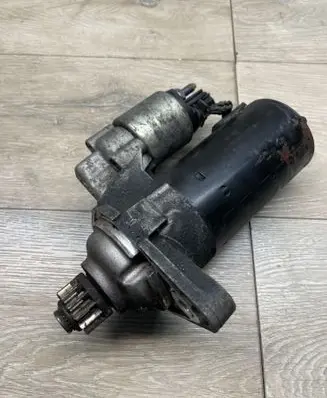 Volkswagen Golf VI Starter motor 0001153007