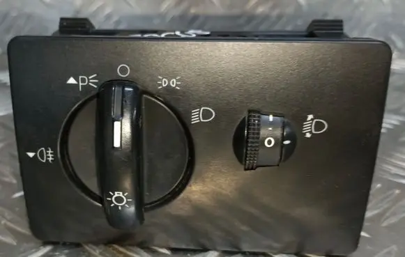 Ford Focus Light switch 4M5T13A024EA 04059710