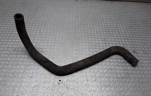 Volkswagen PASSAT B5 Engine coolant pipe/hose