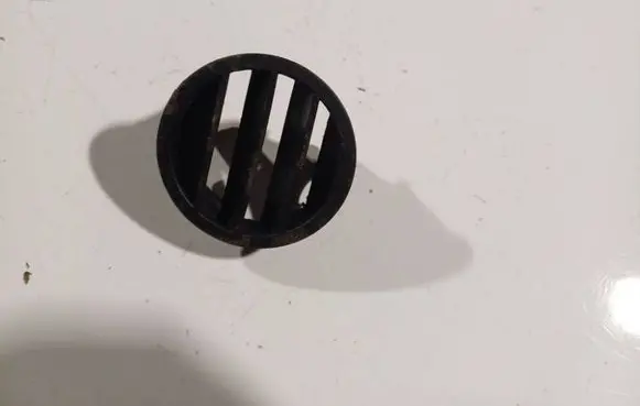 Toyota Avensis T250 Dash center air vent grill