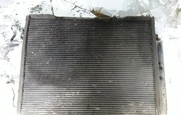 Mitsubishi Pajero A/C cooling radiator (condenser) NOCODE