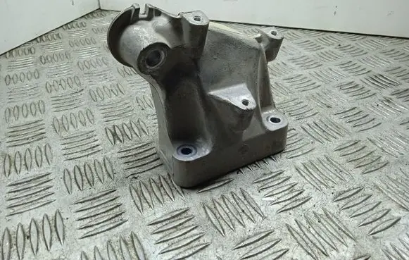 Mercedes-Benz GLE (W166 - C292) Engine mounting bracket A6422236304