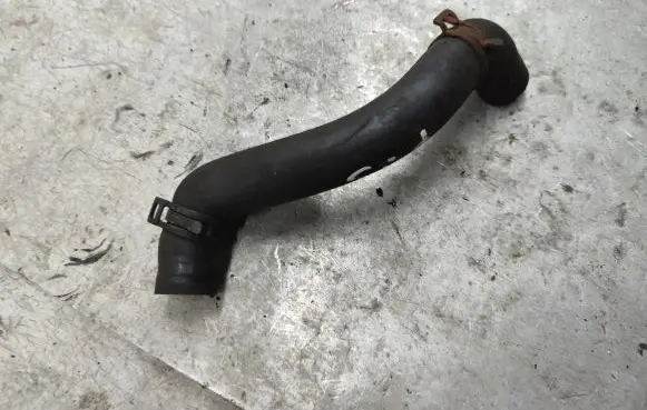 Volkswagen Golf VI Engine coolant pipe/hose