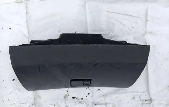 Mazda 626 Glove box 