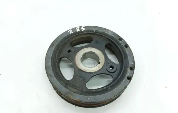 Toyota Avensis T270 Crankshaft pulley 134080R030