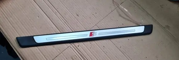 Audi A5 Front sill trim cover 8W0947418A