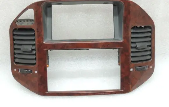 Mitsubishi Pajero Dash center air vent grill MR456373