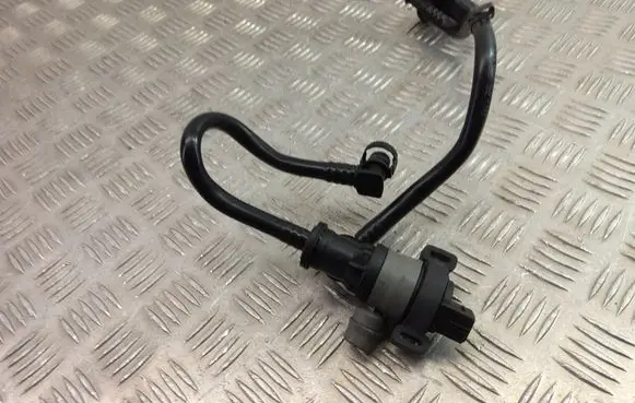 BMW X3 F25 Valve vacuum 7636144