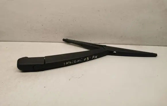 Opel Insignia A Rear wiper blade arm 13240608