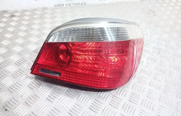 BMW 5 E60 E61 Rear/tail lights 6910768