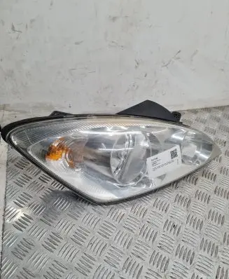KIA Ceed Headlight/headlamp 921021H010