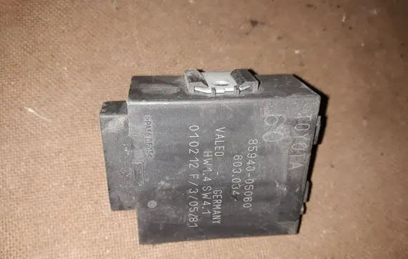 Toyota Avensis T270 Window control relay 8594005060