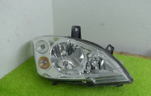 Mercedes-Benz Vito Viano W639 Headlight/headlamp 639820161
